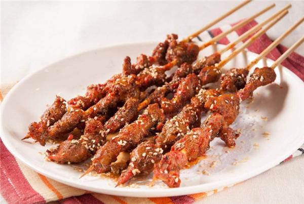烤羊肉串如何嫩而不柴,烤羊肉串怎么烤得又香又嫩