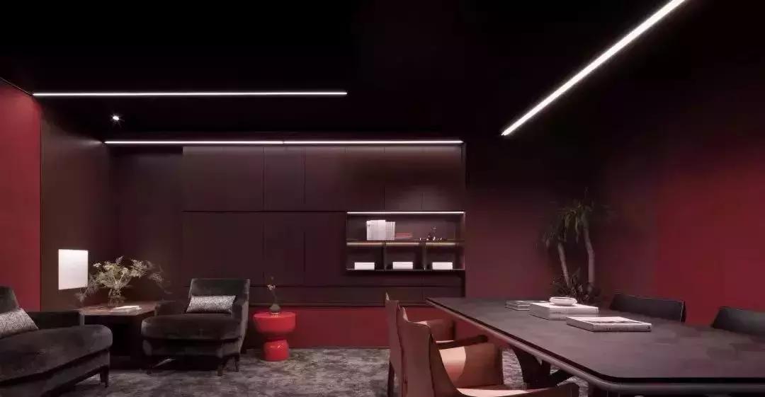 如今不流行照着样板房装了，电视剧才是潮流，配色高级美又正宗