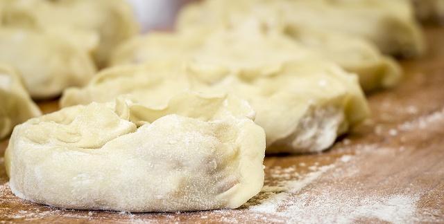 饺子店老板教你饺子馅配方,饺子店老板亲自教你擀饺子皮技巧