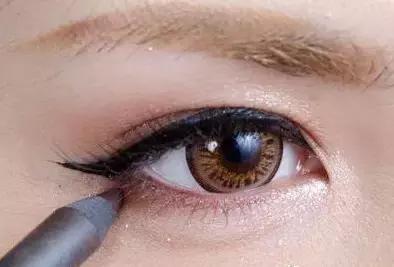 卧蚕除了画还没有别的方法了吗,没有卧蚕的人的画卧蚕方法