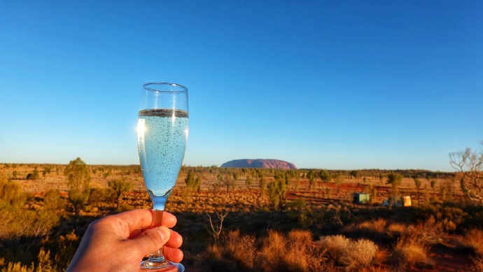乌鲁鲁的星空晚宴，在世界中心呼唤爱「七夕特稿」