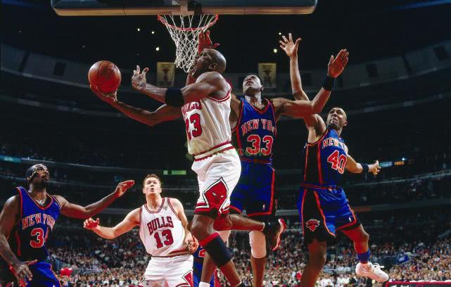 “乔丹伟大23战”9-12：69分坐实骑士克星，1动作吓坏魔术师