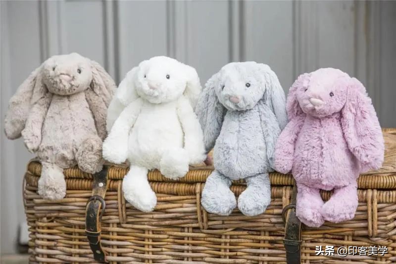 “萌物”，正在掏空年轻人的钱包