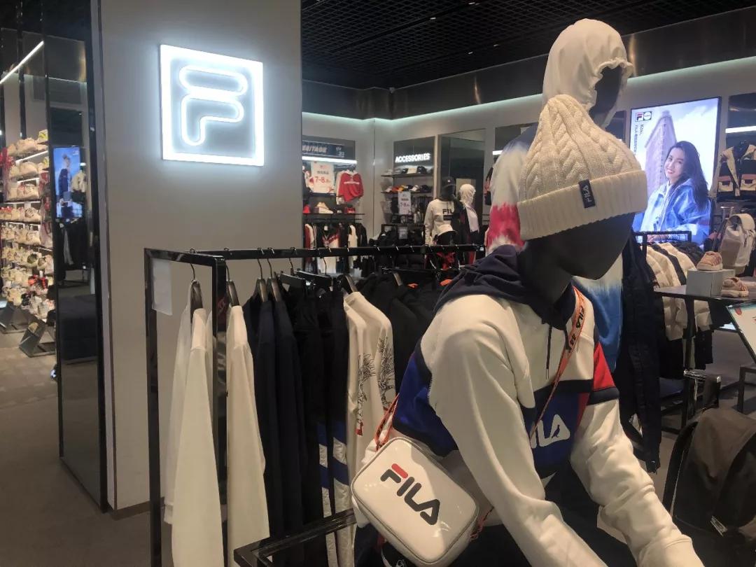 安踏业绩强劲增长再创纪录,2019安踏业绩