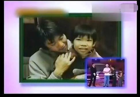 周星驰白发落泪视频,周星驰满头白发