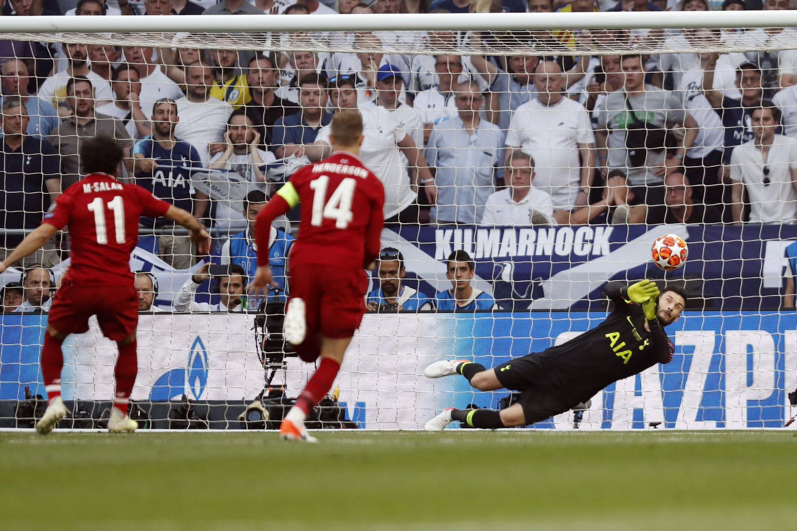 最具争议的欧冠决赛,史上最荡气回肠的欧冠决赛