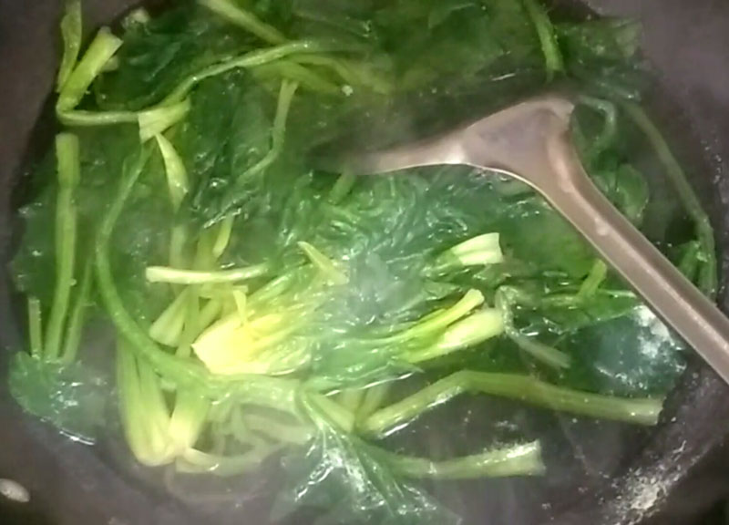 菠菜汁和面能包韭菜大包子,菠菜汁韭菜饺子