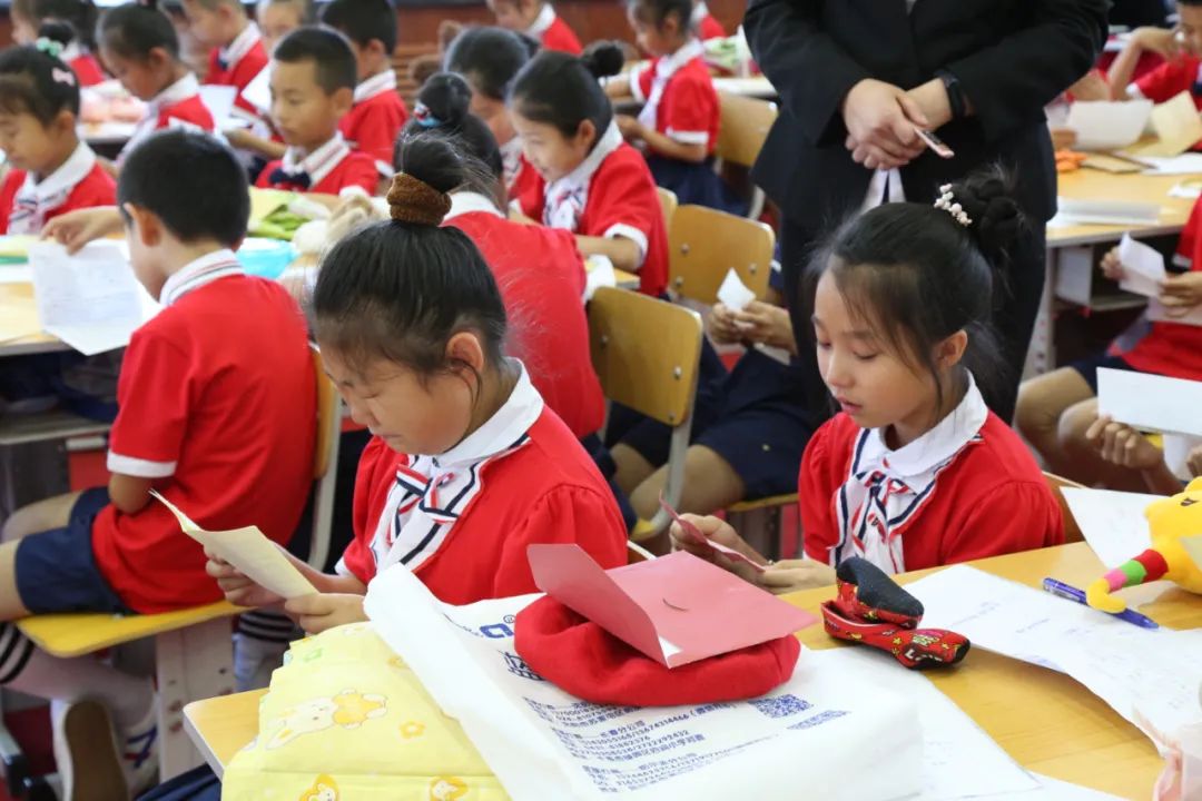 鍜岃皭鑲蹭汉,鍜岃皭鏁欒偛鍏ㄩ潰鍙戝睍