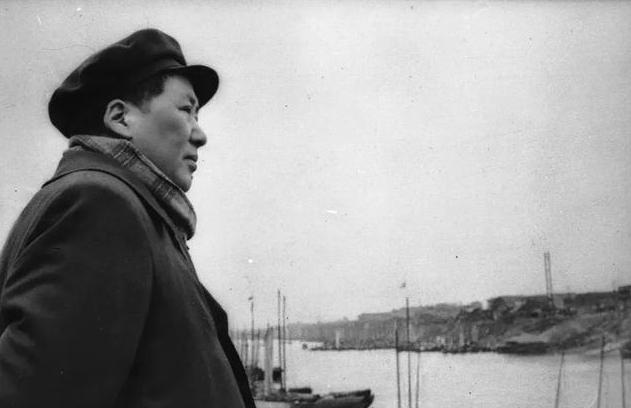毛主席死后，留下的财产如何处理？李敏回忆：我拿走了八千块