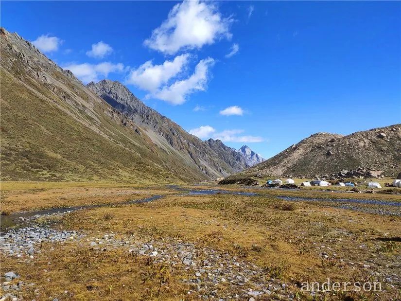 陪着贡嘎过仲秋，深夜听到女生的尖叫（上）