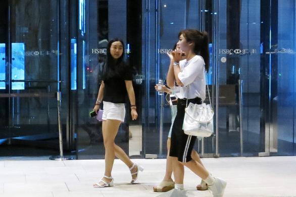 大学生开服装店，靠一招“闺蜜卡”营销策略，一个月净赚27万