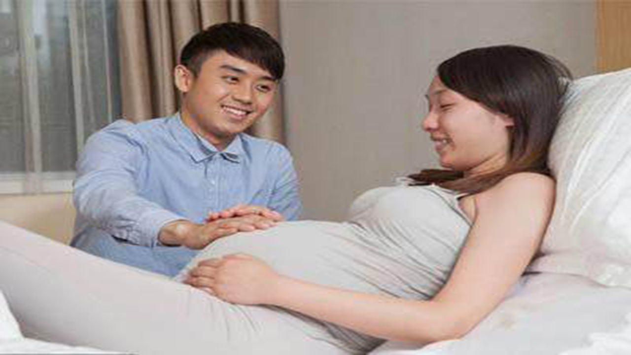 为啥女人生了孩子会掉头发,为什么女人生孩子要留后遗症