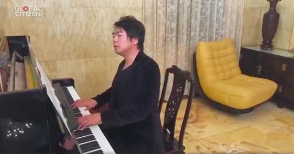 张学友现场演唱经典再现嗨爆全场,张学友歌曲为医护打气