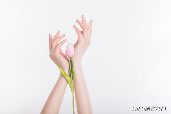 胳膊上鸡皮肤怎样可以去除呢,胳膊上面的鸡皮肤怎么去除