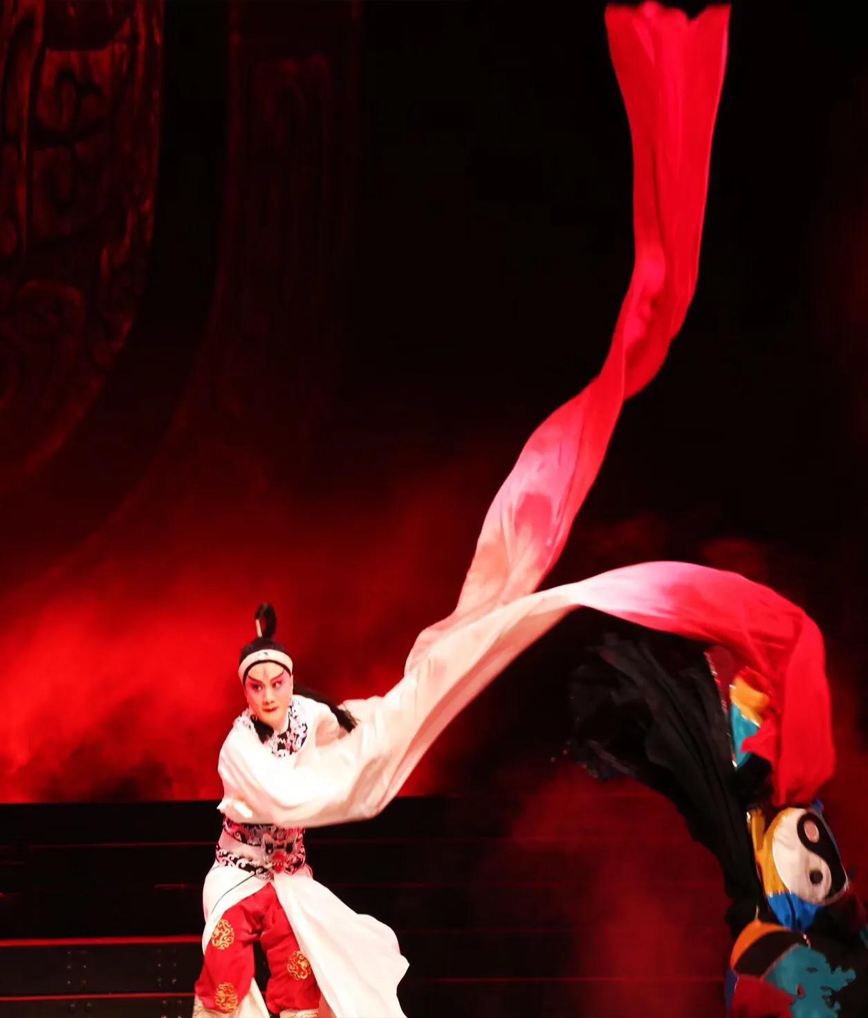 为什么京剧堪称国粹,为什么京剧被誉为我国的国粹