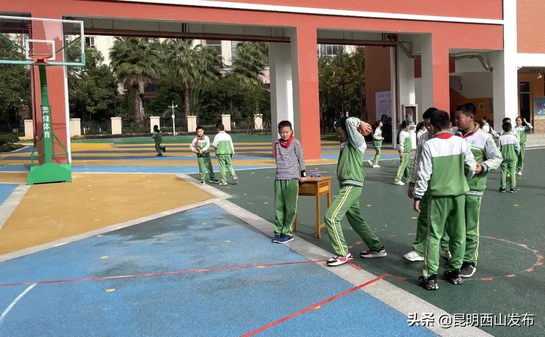 运动健儿在赛场上奋勇拼搏的英姿,奋力拼搏赛出风采