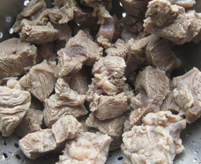 牛肉焯水后腥味很大,牛肉越洗血水越多