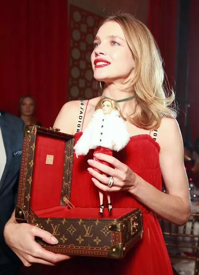 她是全世界最爱微整的女人却得了今年年度时尚偶像奖