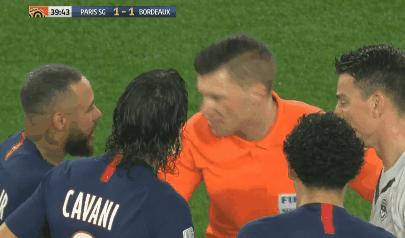 内马尔卡瓦尼遭遇不公判罚,抢点内马尔