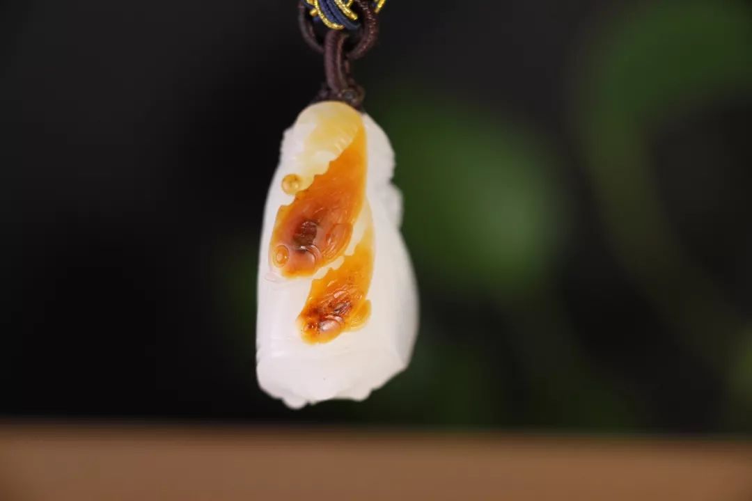 新疆羊脂玉有什么特征怎么鉴别,羊脂玉球兰叶片特征