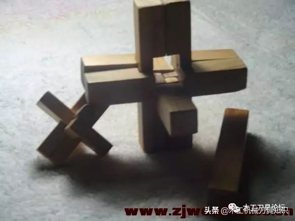 鲁班锁十角图解,鲁班锁三根拼法