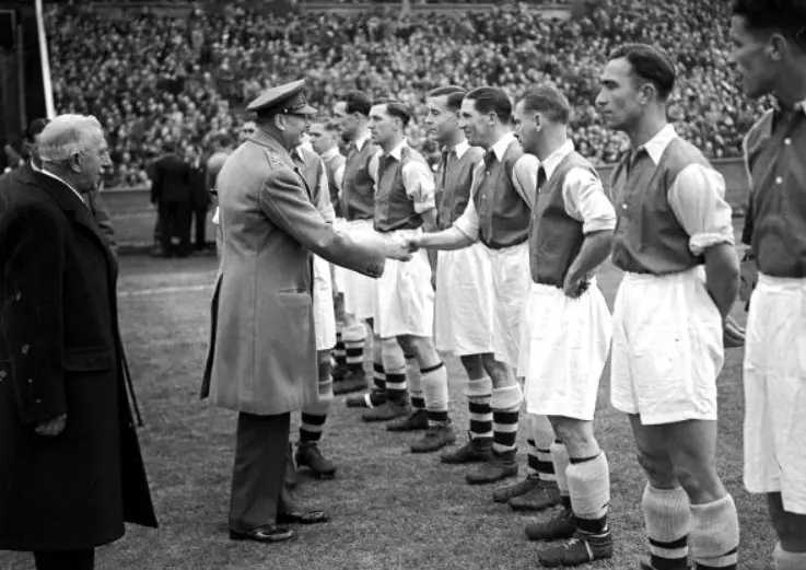 上一次足球停摆，6名英国球员在北非打跑了隆美尔