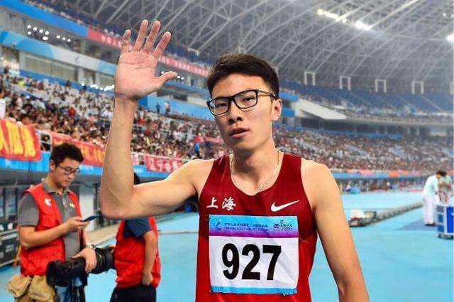 郭钟泽破400米纪录,郭钟泽400米夺冠央视解说