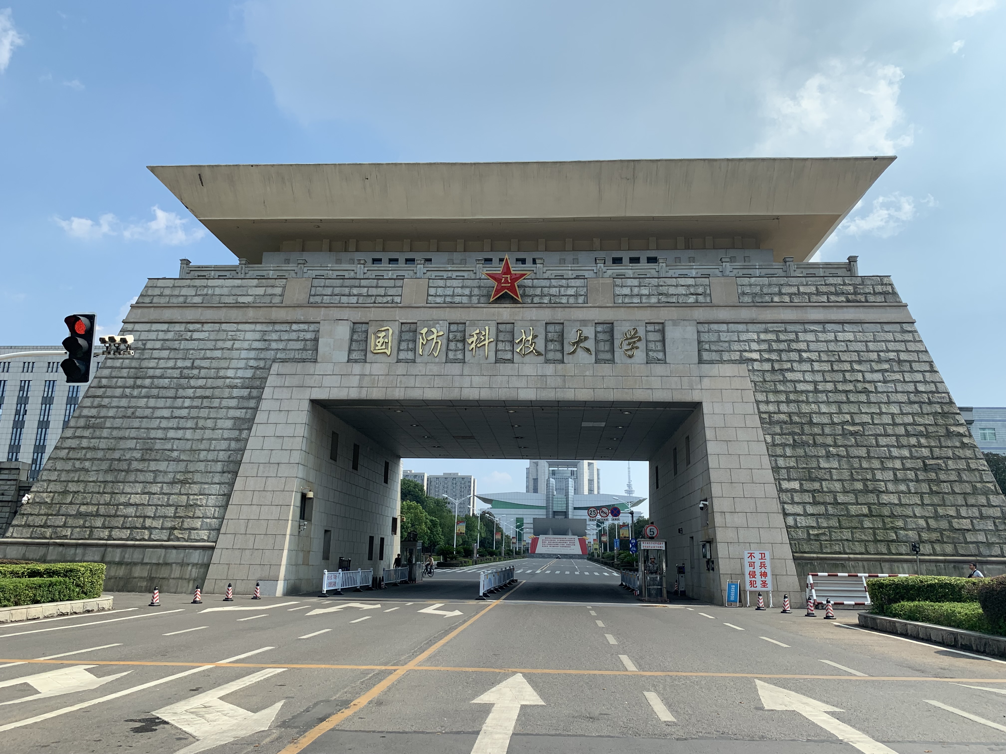 中国计算机专业最好的10所大学，都是顶尖名校，毕业轻松进华为