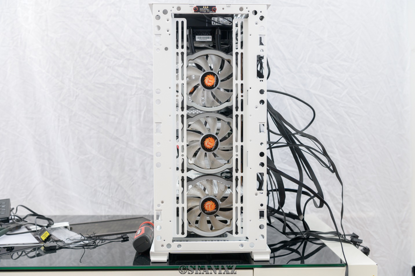 全能千元级机电套装：TT挑战者H6+GT650金牌全模组电源