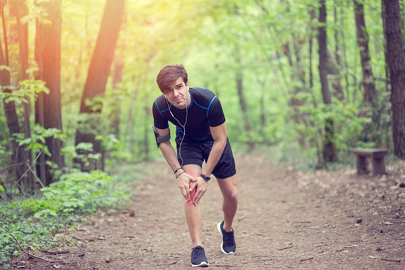 深蹲膝盖疼痛,深蹲后膝盖疼痛怎么办