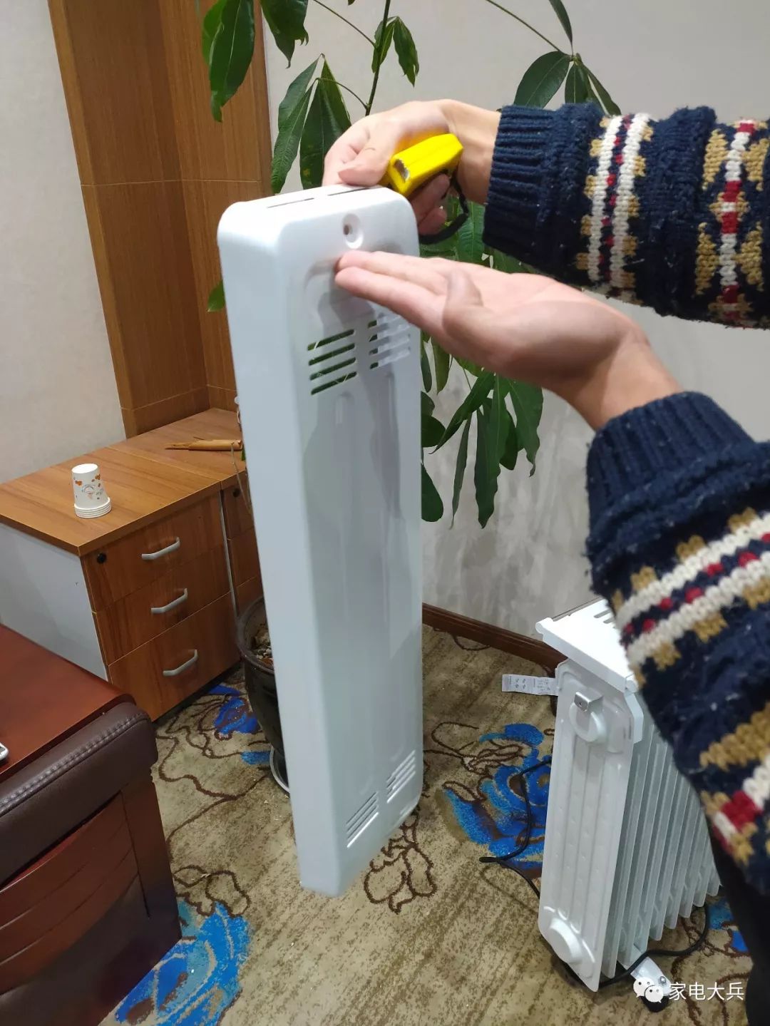 格力电热油汀取暖器拆解测评,美的油汀和先锋取暖器哪个好