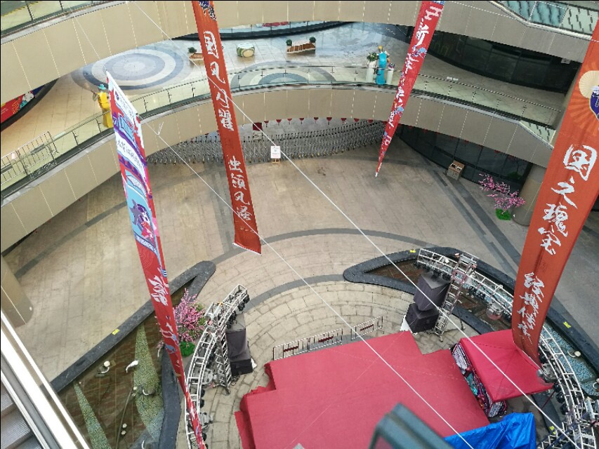 冷清清的商场现状,冷清仍然的商场