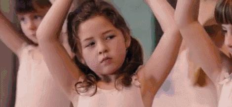 13岁女孩被男孩暴打,少女被摁马桶暴打