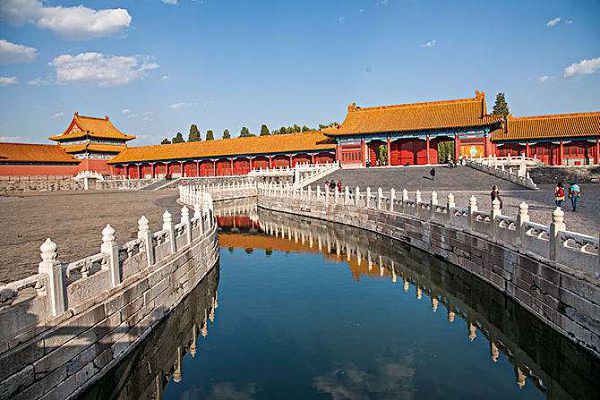 门前坟屋后水,门前坟屋后水的意思