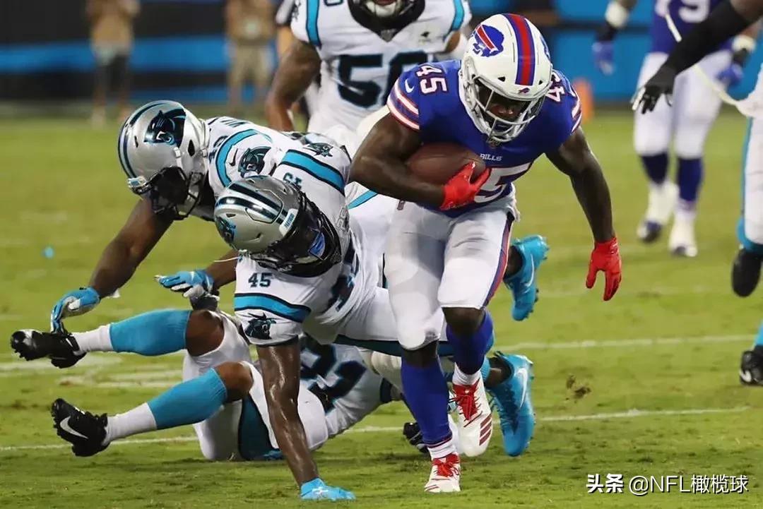 远渡重洋3000英里，英国小伙儿韦德执着追逐NFL橄榄球梦