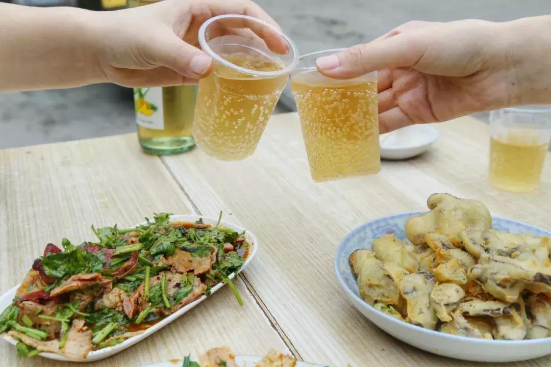 郑州特别大的烩面馆,农业路高架下烩面