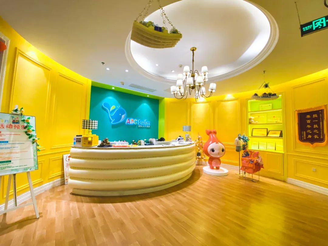 和娃一起学游泳,这家亲子游泳馆真的适合遛娃