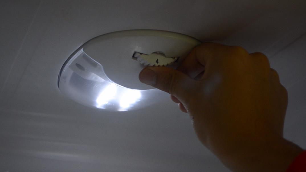 海尔冰箱冷藏室排水孔结冰,西门子冰箱冷藏室排水孔附近结冰