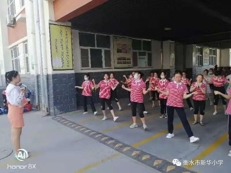 儿童学校兴趣小组,学校有三个兴趣小组共有学生180人
