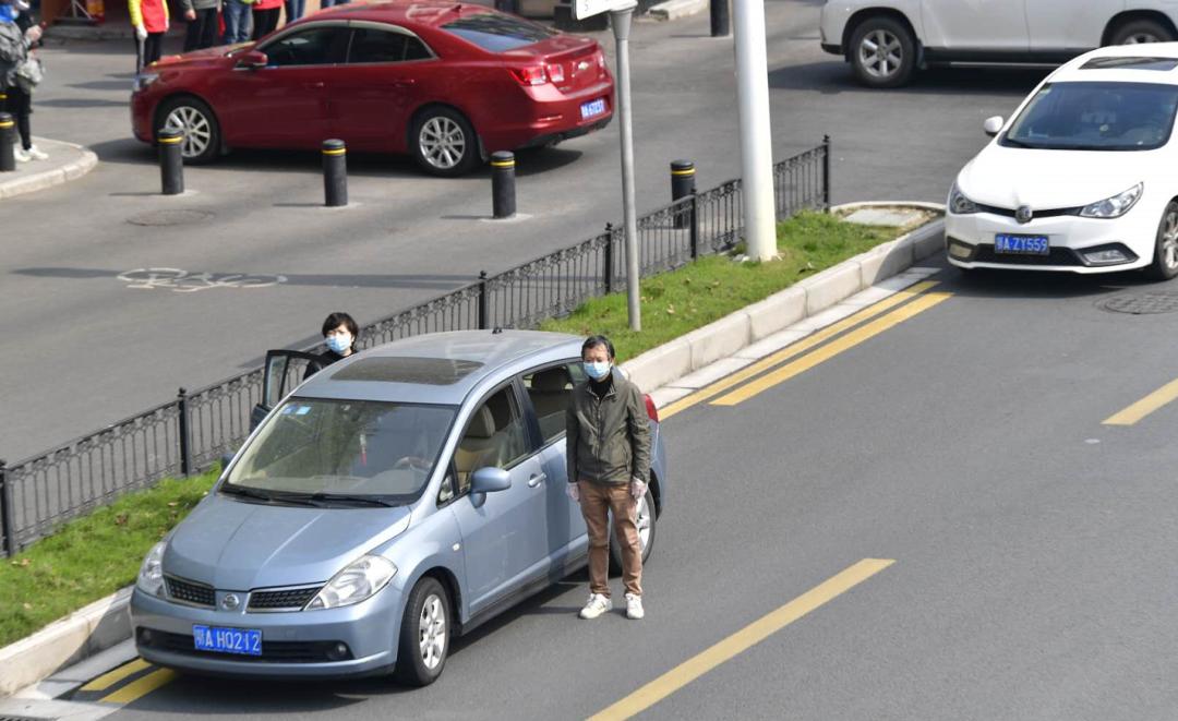 *安门天**广场时隔十年再下半旗，为留在寒冬里的他们