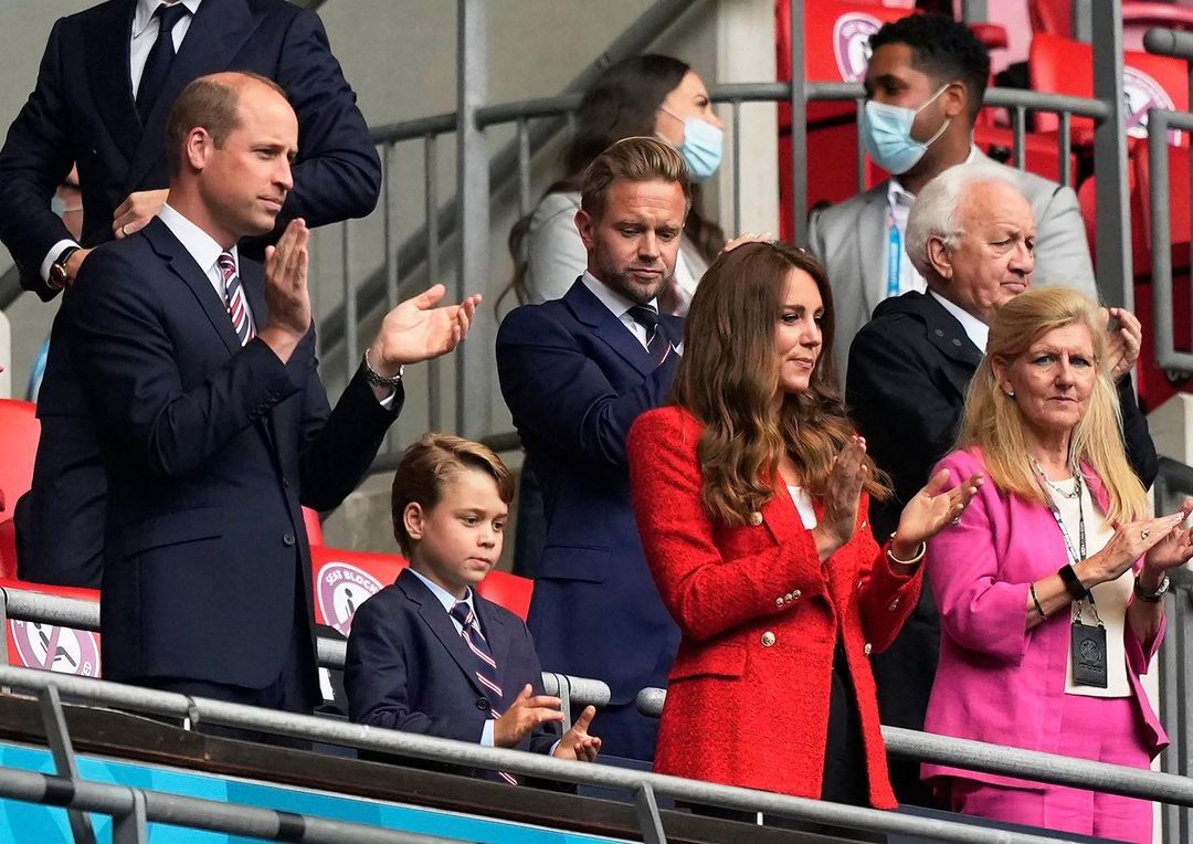 凯特带娃,凯特带娃出街