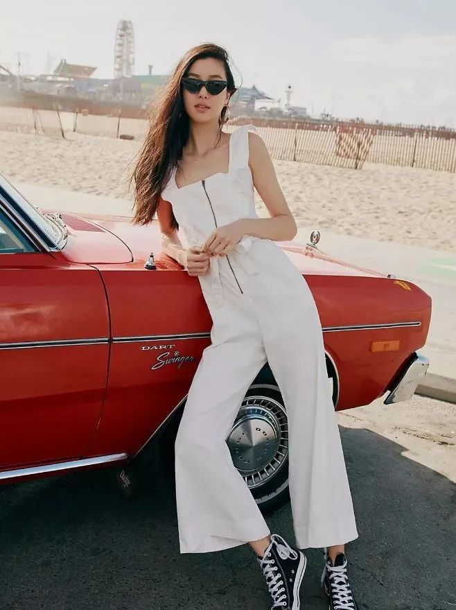 又酷又飒的女生裤装穿搭,又酷又飒的连体裤