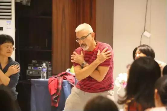 身心之恋，穿越人海拥抱你——国际治疗大师Zvika舞动治疗工作坊