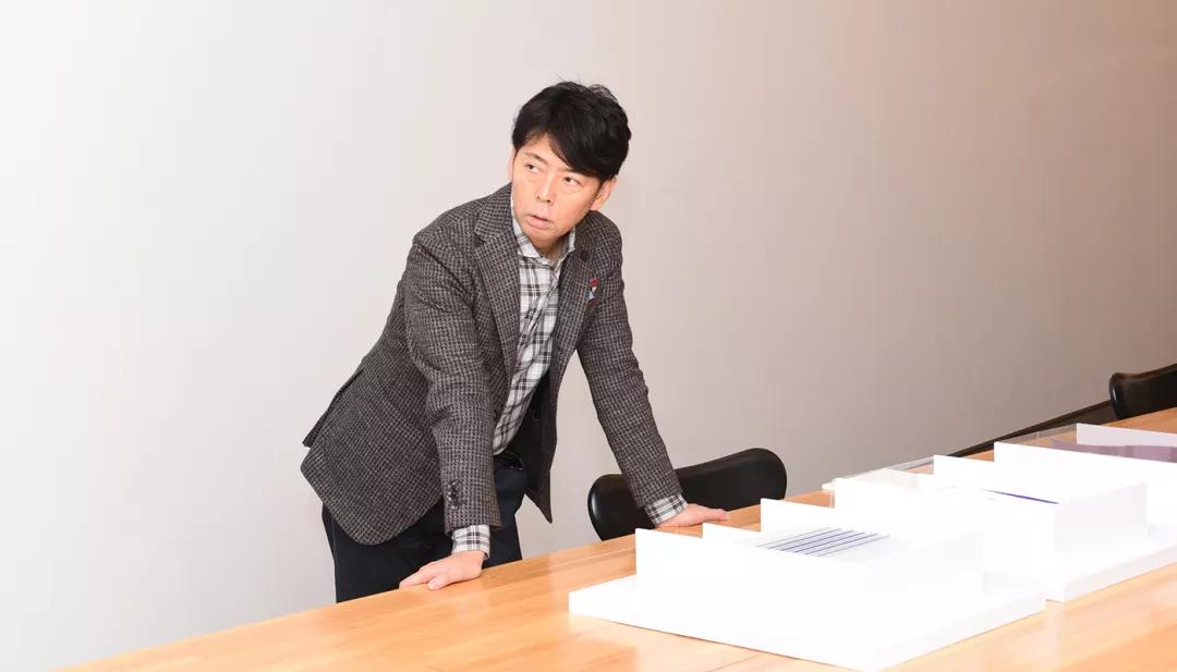 他为优衣库、日清变出设计魔术，这位日本设计师正在上海办展