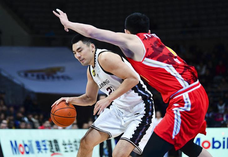 真吓人！赢八一一场苦涩的告捷，连胜终结王险些终结自己