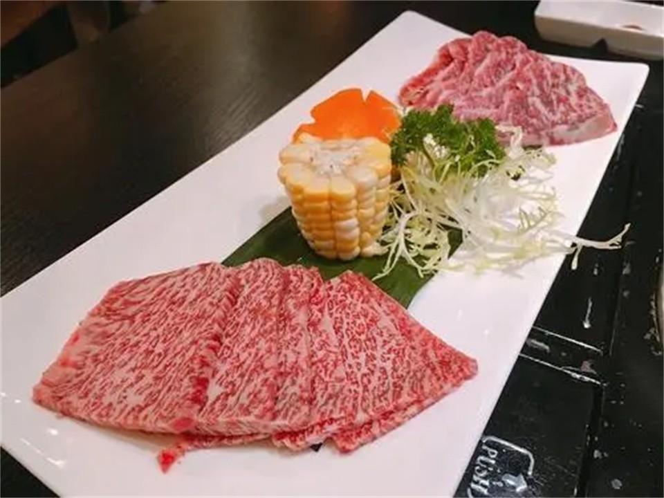 为什么进口牛肉卖到中国仍然很贵,韩国牛肉价格为什么那么贵