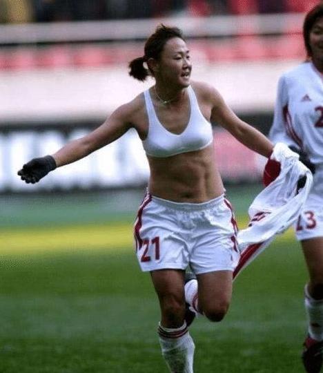 女足球员脱衣庆祝,女足庆祝脱球衣集锦