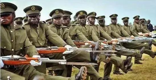 余庆中学和他山中学谁大,余庆中职学校军训