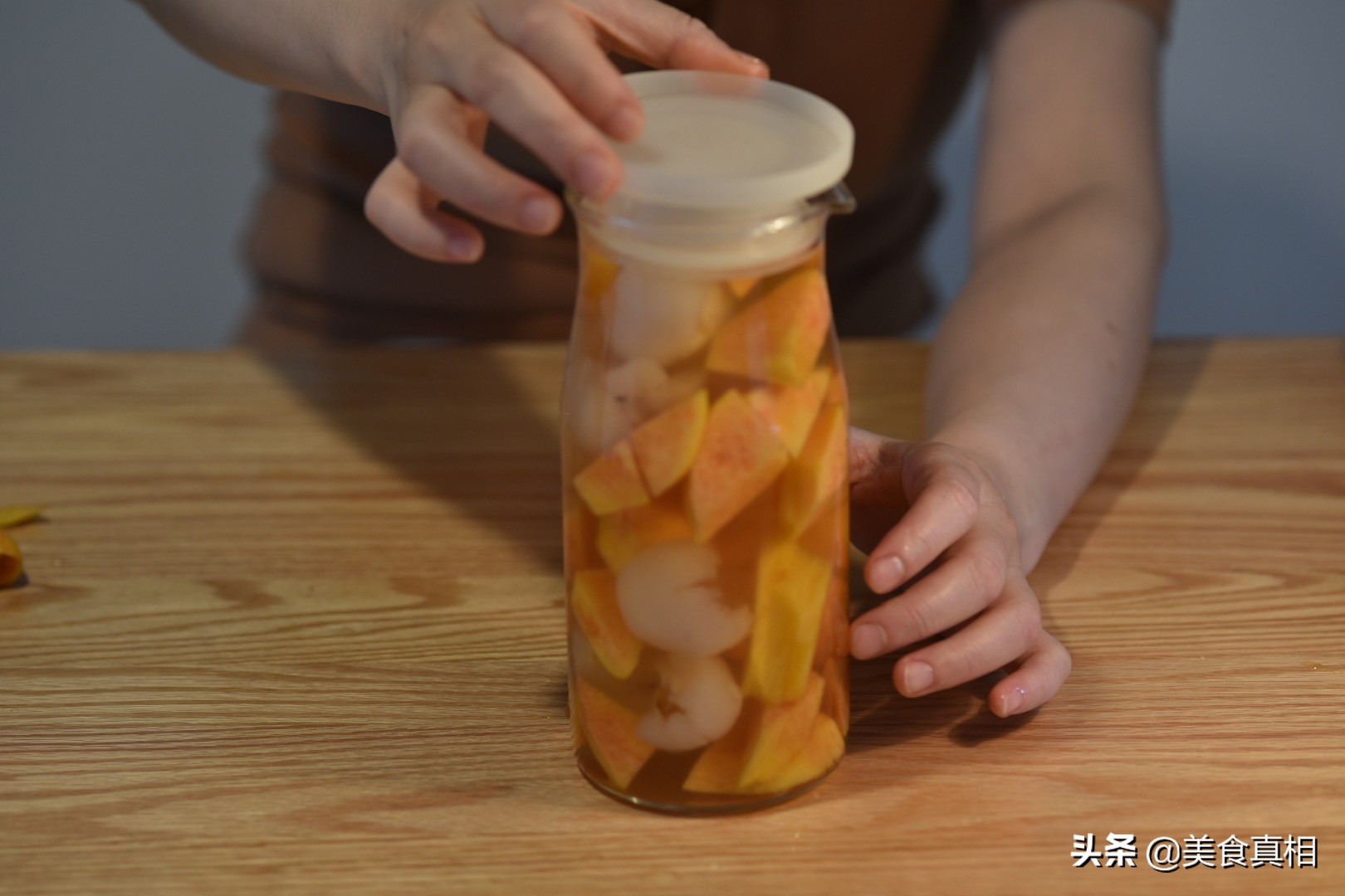 果饮鲜茶鲜榨果汁,荔枝乌龙鲜果茶