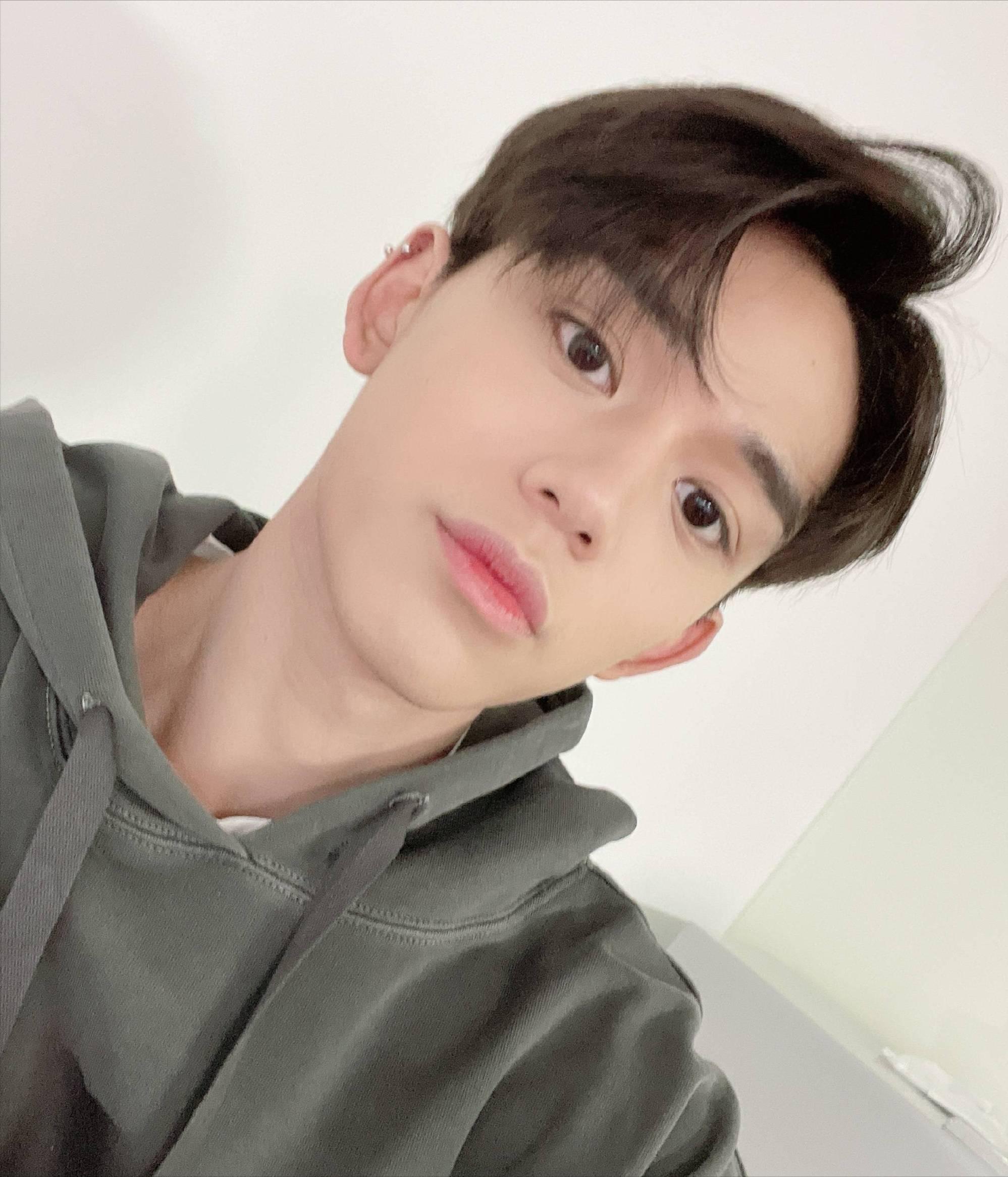 黄旭熙凉凉 (黄旭熙手写道歉信粉丝要求退团)